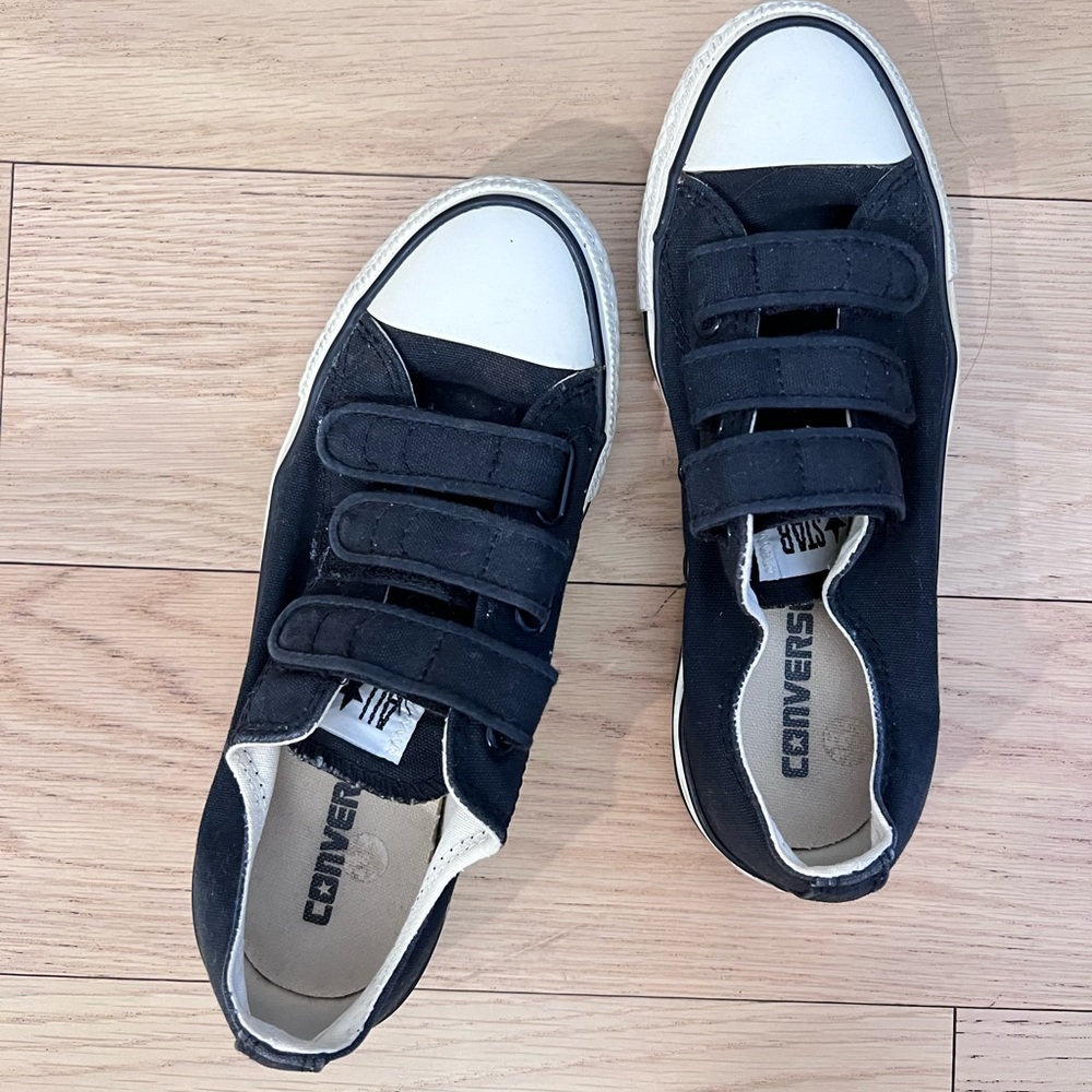 Black converse
